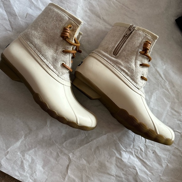 Sperry Women's Winter Boots - Cream and Tan - Picture 2 of 5